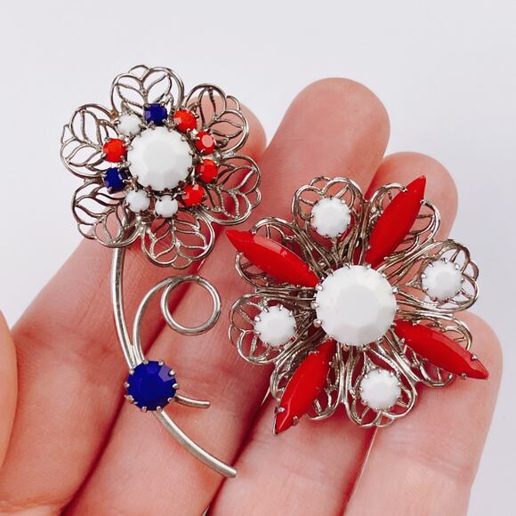 VTG Mid Century Brooch Red White Blue Glass Floral Lot Silver Tone 50s 60s Pin - Picture 2 of 11